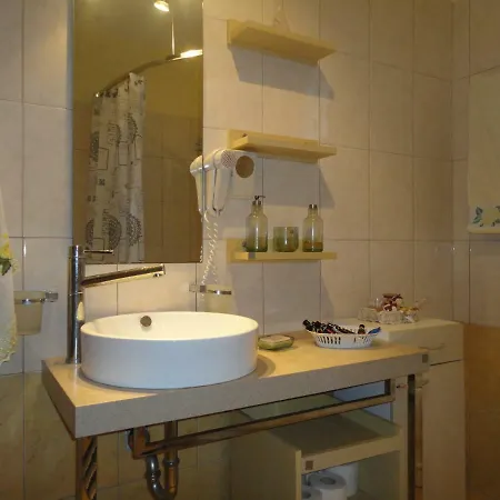 Elpida سفوروناتا