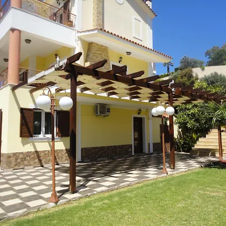 بيت للعطل Elpida سفوروناتا